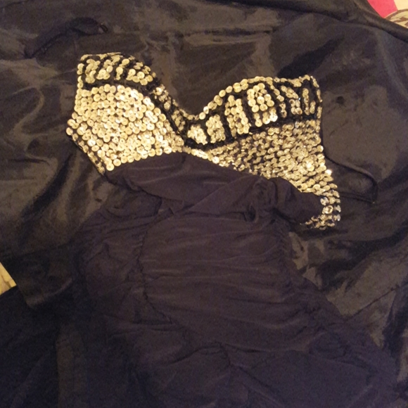 Dress - Picture 2 of 2